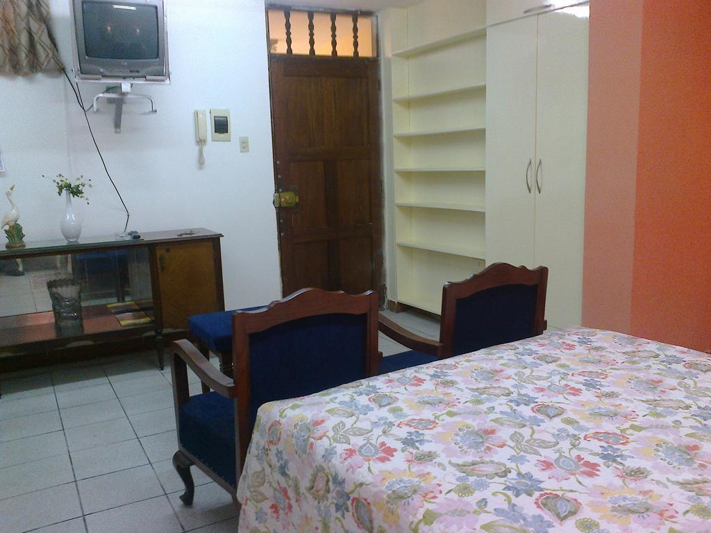 Strenua Santa Maria Suites Trujillo Værelse billede