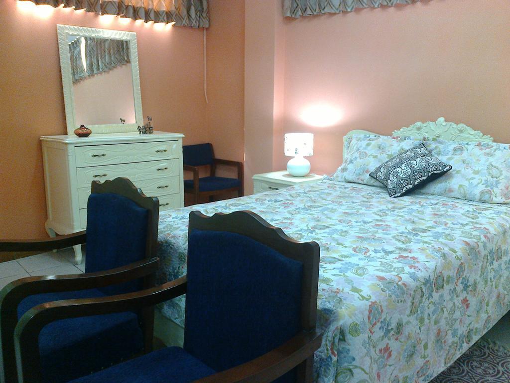 Strenua Santa Maria Suites Trujillo Værelse billede