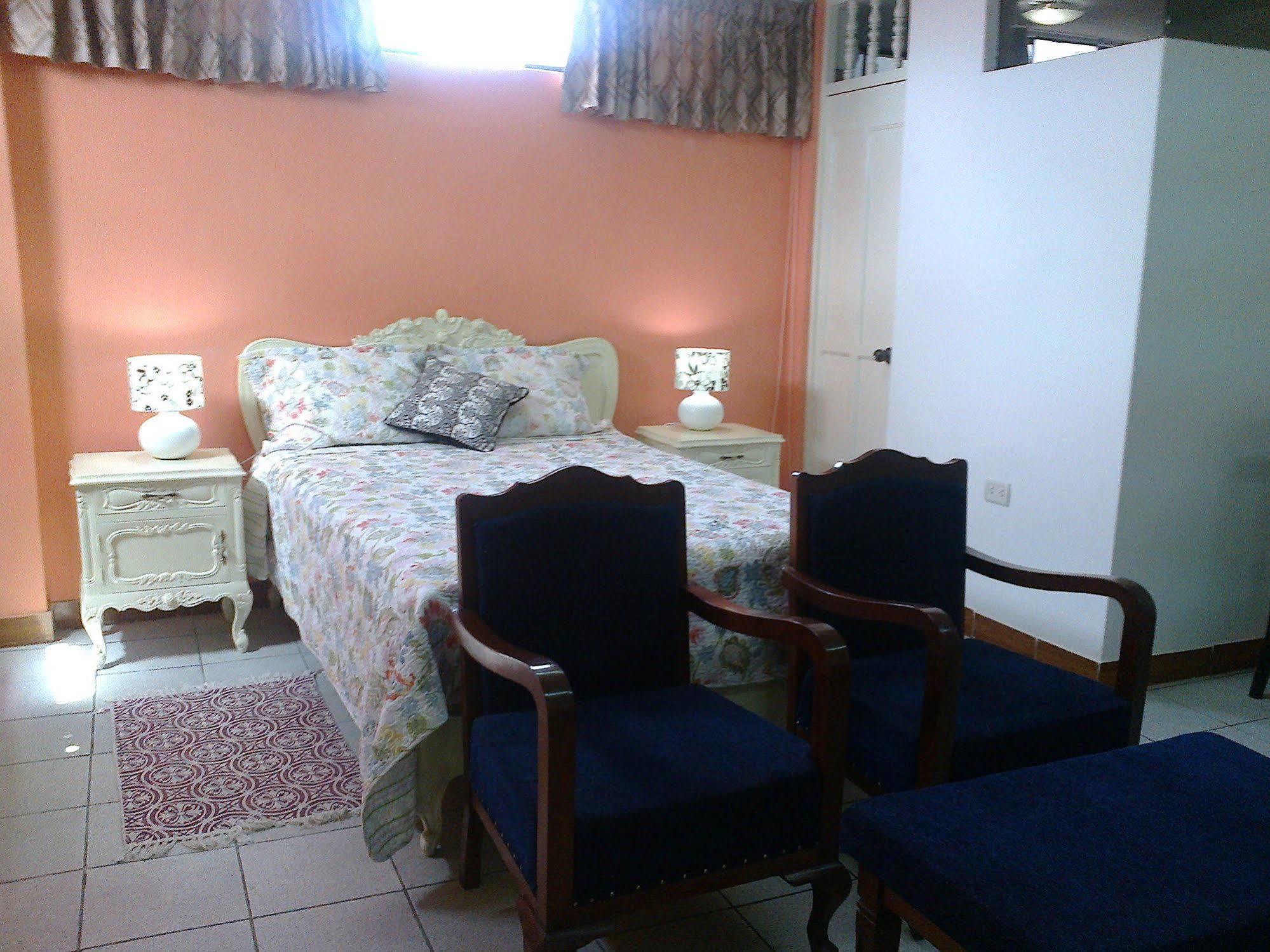 Strenua Santa Maria Suites Trujillo Eksteriør billede