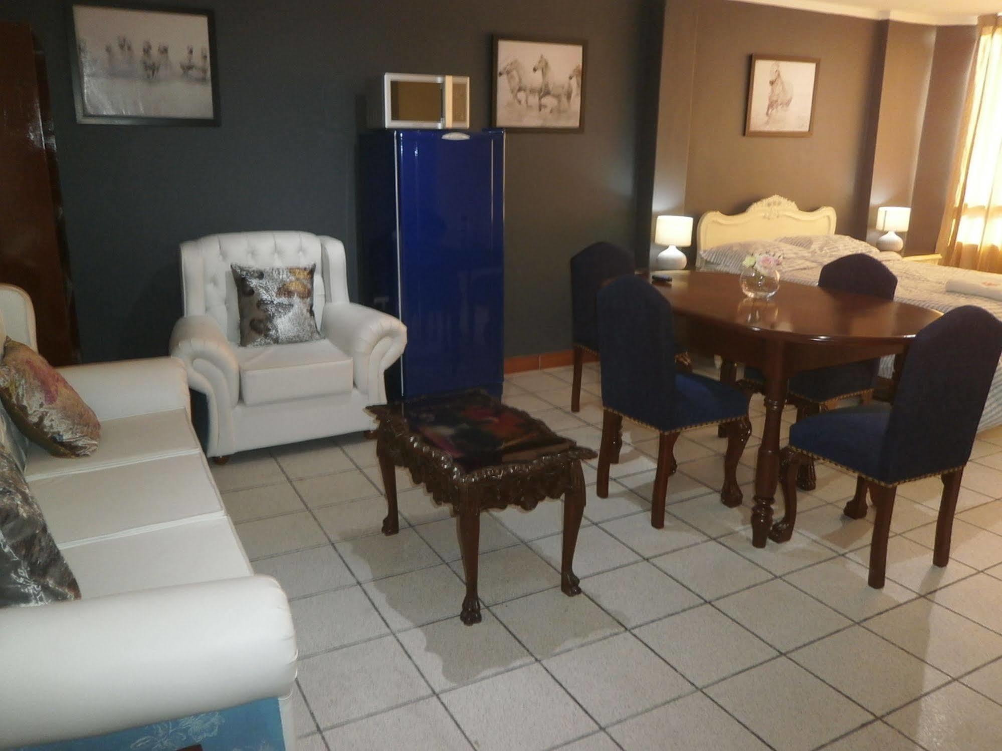 Strenua Santa Maria Suites Trujillo Eksteriør billede