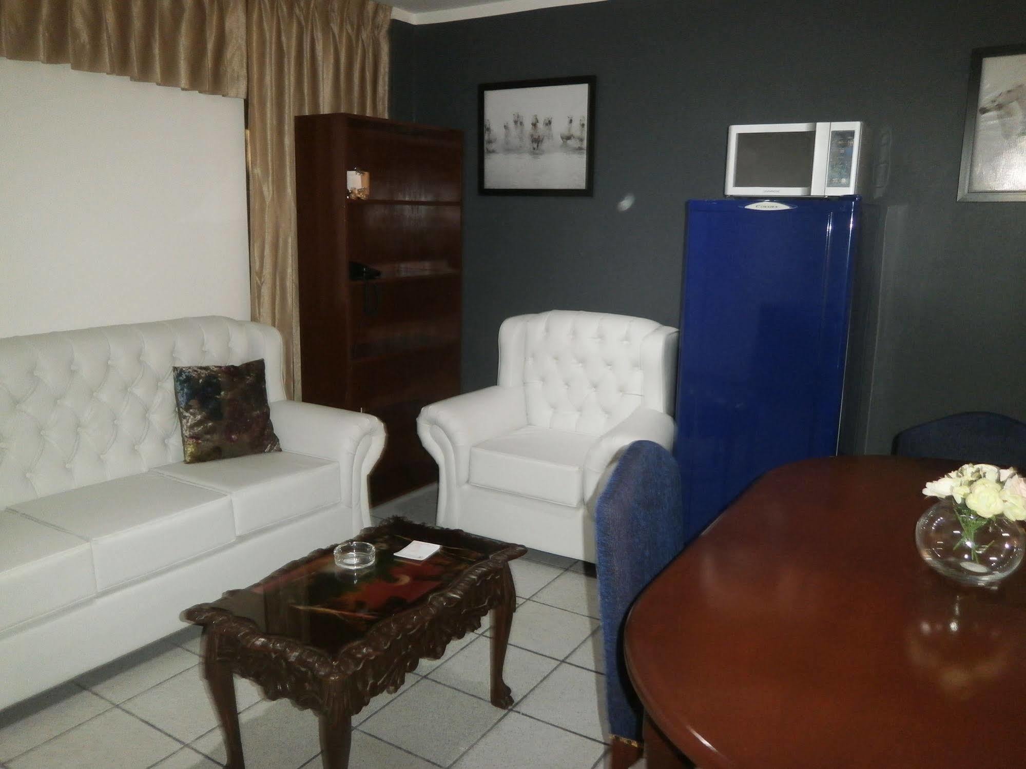 Strenua Santa Maria Suites Trujillo Eksteriør billede