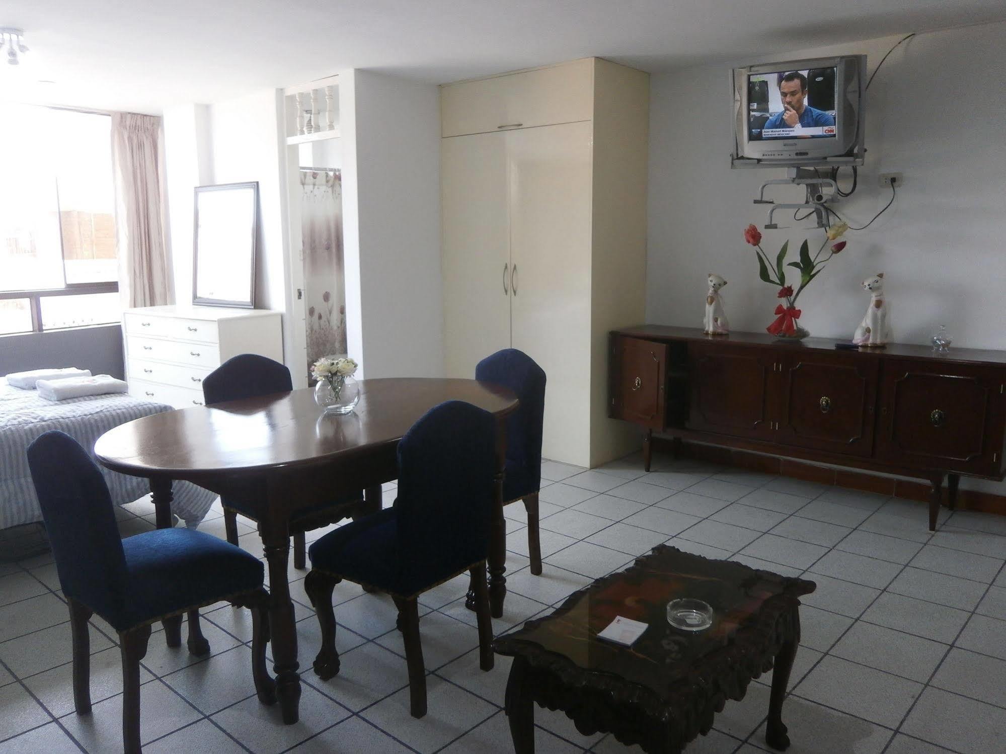 Strenua Santa Maria Suites Trujillo Eksteriør billede