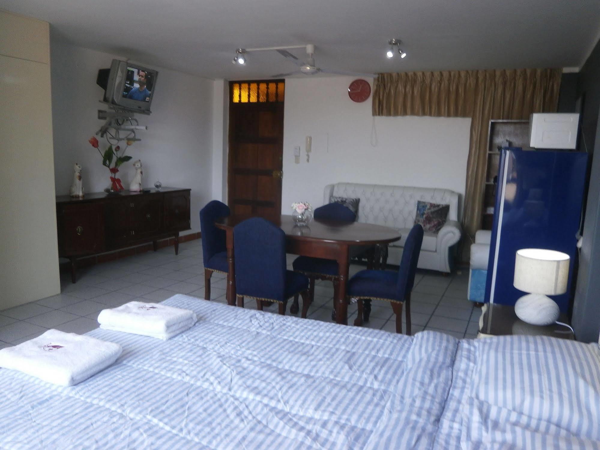 Strenua Santa Maria Suites Trujillo Eksteriør billede